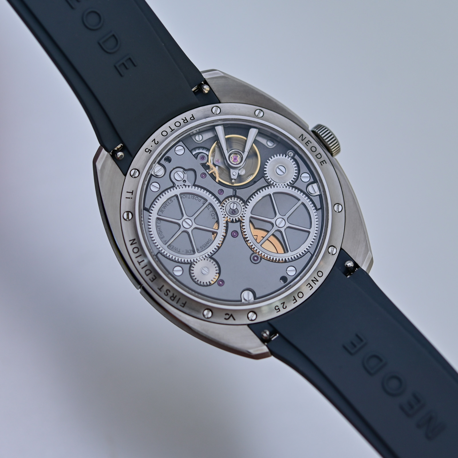 Neode N01 First Edition Turns Architectural Discipline Into an Eight-Day Watch