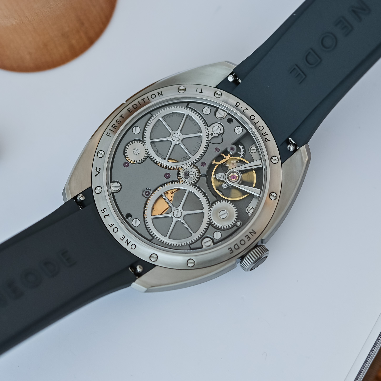 Neode N01 First Edition Turns Architectural Discipline Into an Eight-Day Watch