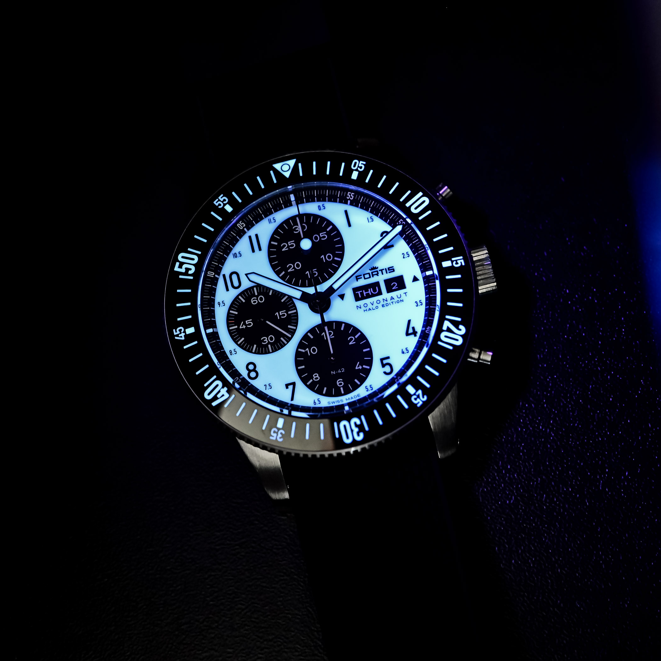 Fortis Gives the Novonaut N-42 a Fully Luminous Halo Dial