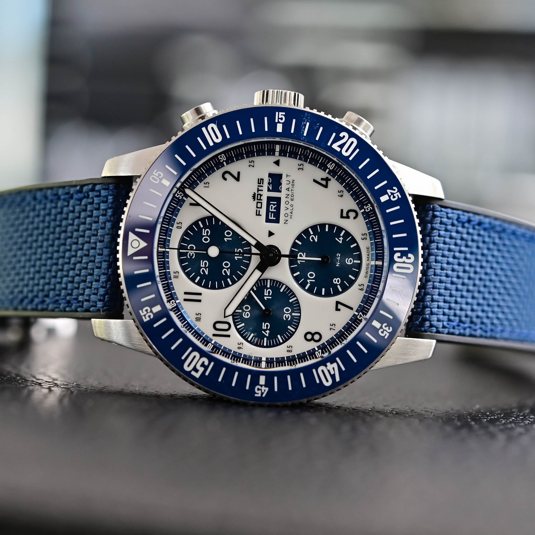 Fortis Novonaut N-42 Halo Edition review - luminous dial space chronograph - 9