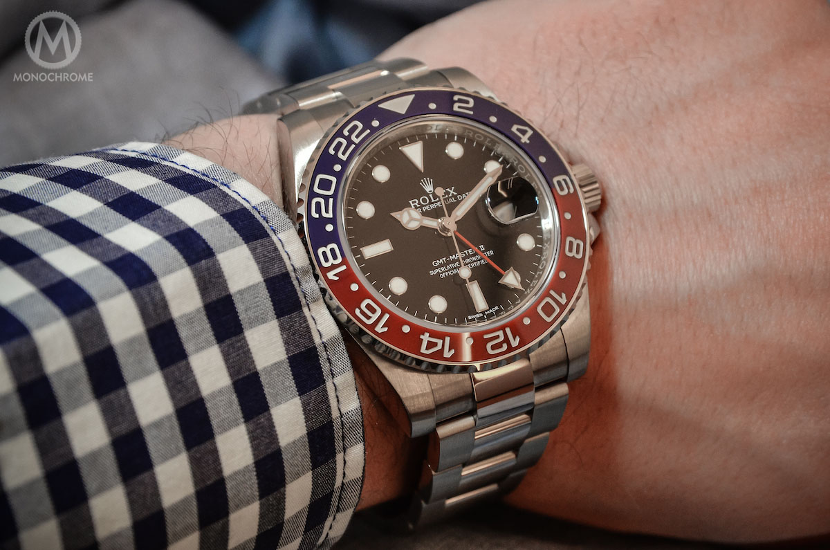 Différence bague crantée de lunette Pepsi / Batman Rolex-GMT-Master-II-Pepsi-blue-red-wristshot