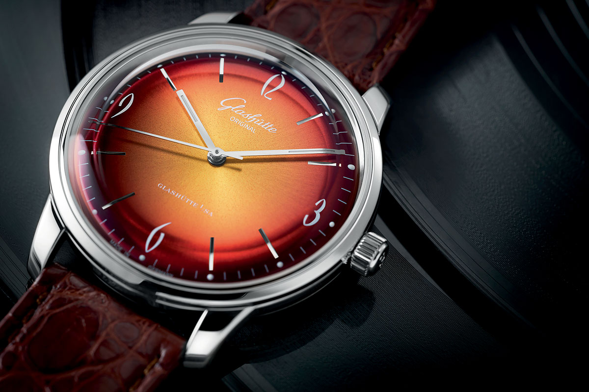 Glashutte Original Sixties Red dial Close up