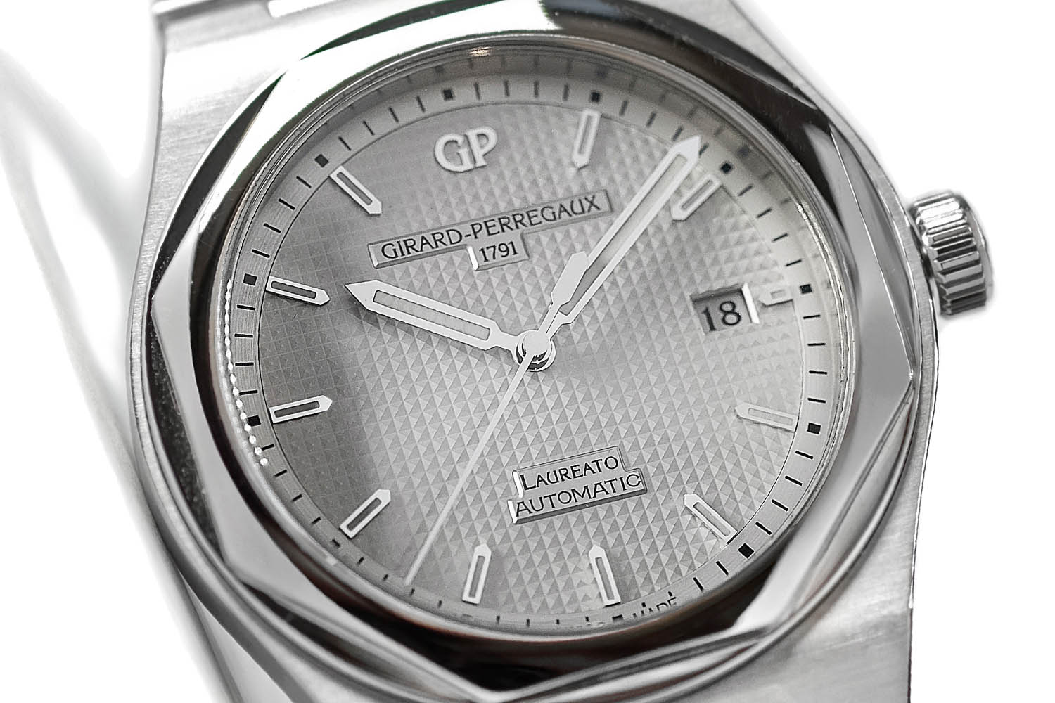 Girard Perregaux Laureato 2016 Autimatic ref. 81000 - silver dial