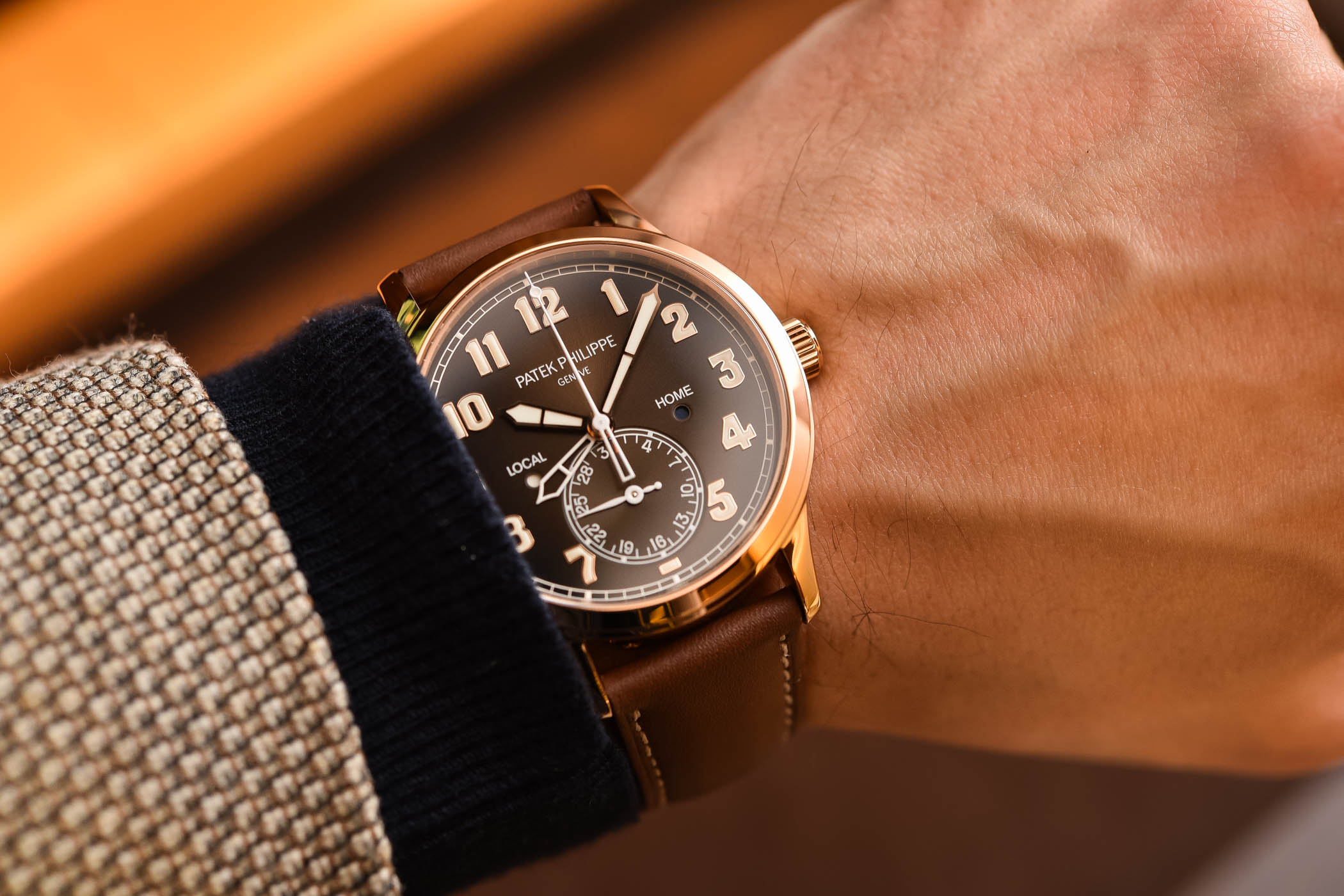 Review Patek Philippe Calatrava Pilot Travel Time 5524R Specs