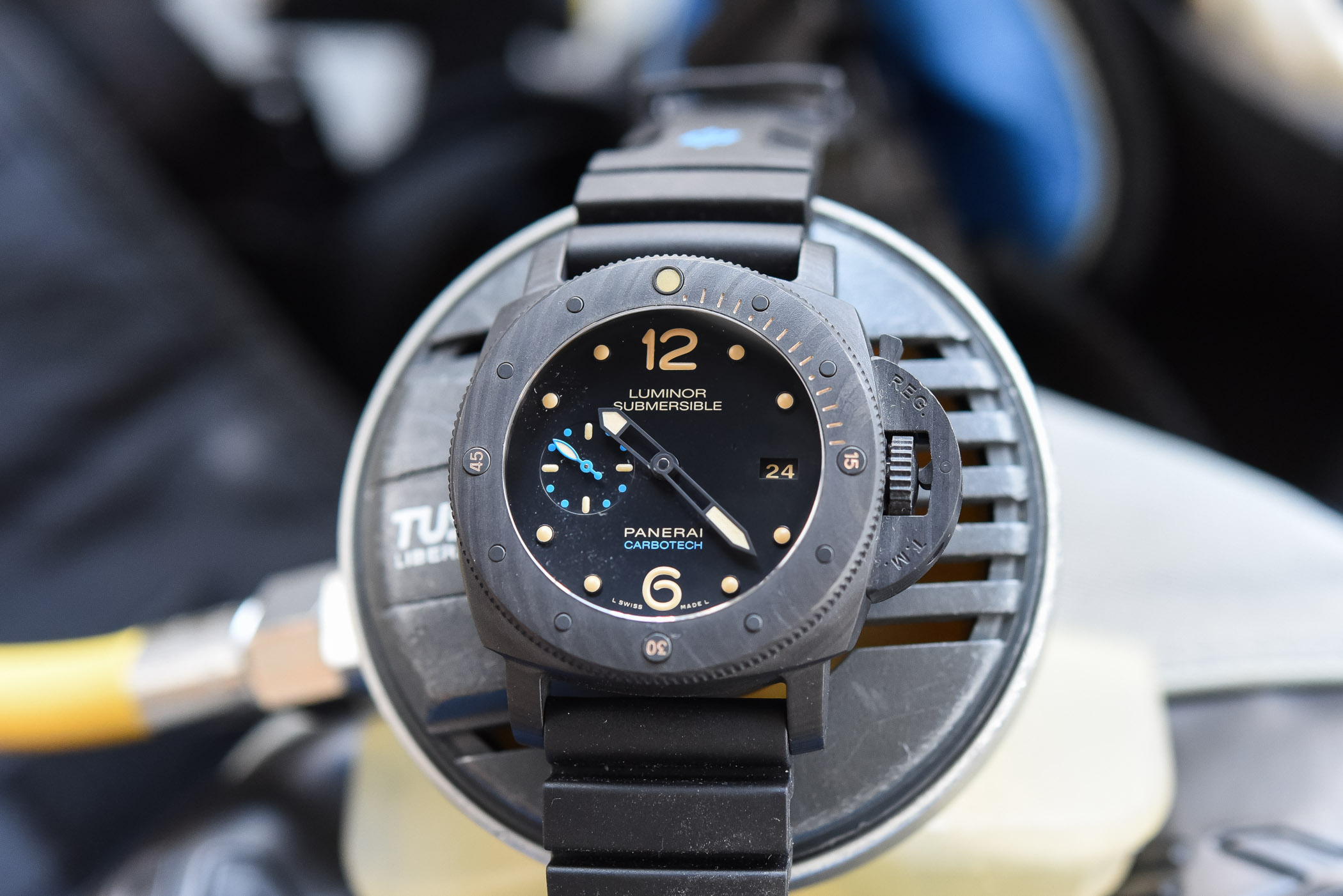 Panerai Luminor Submersible 1950 Carbotech 3 Days Automatic 47mm PAM00616