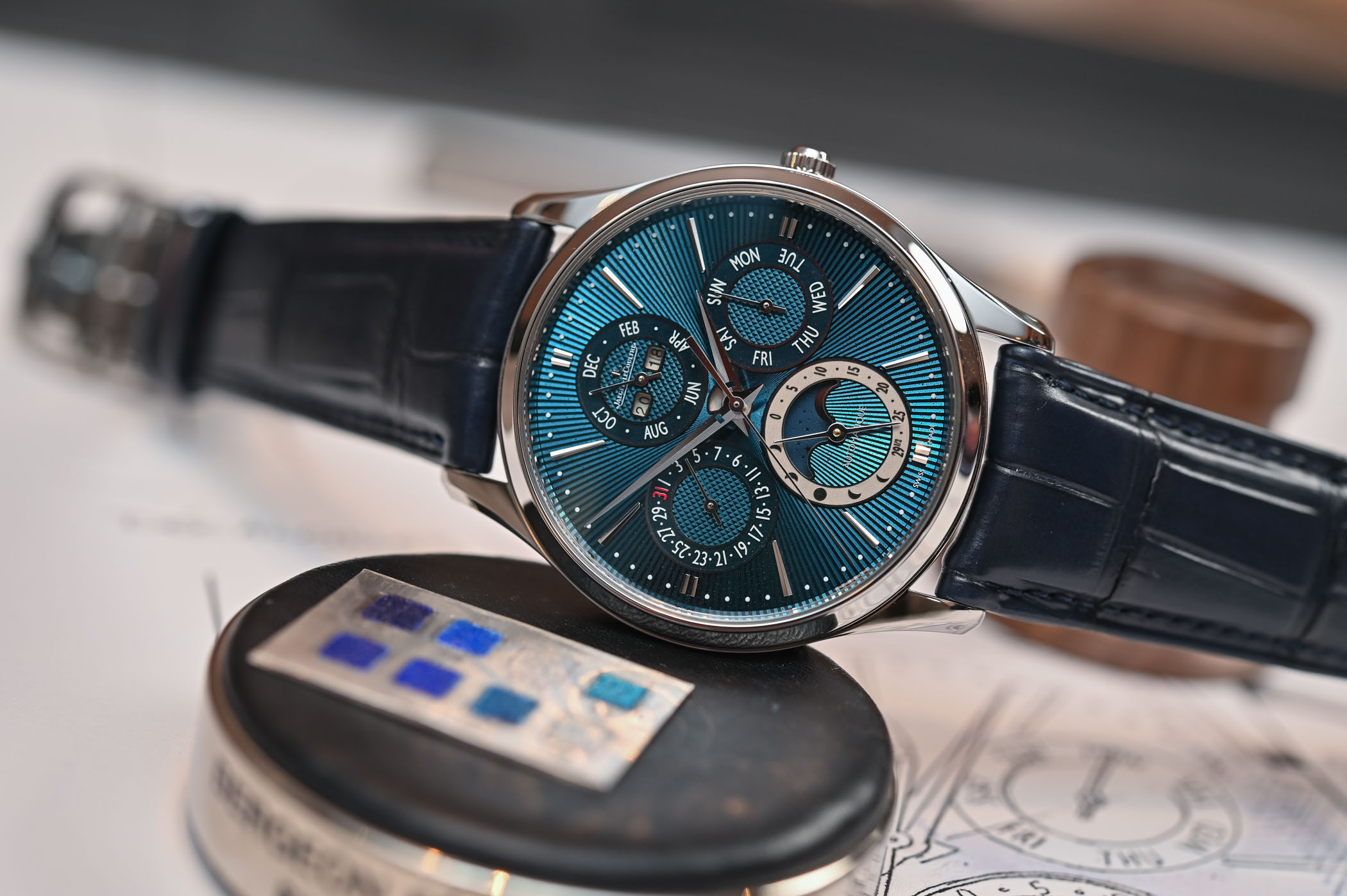Jaeger-LeCoultre Master Ultra-Thin Perpetual Enamel 2019 Limited Edition Q13035E1