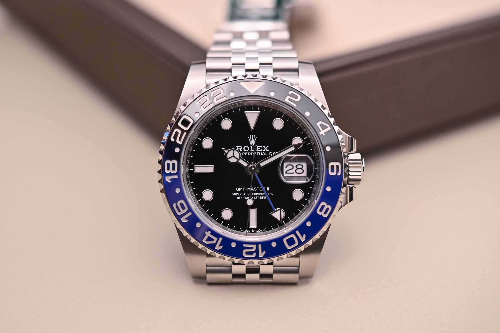 Rolex GMT-Master II Batman 126710BLNR | REVIEW (specs & price)