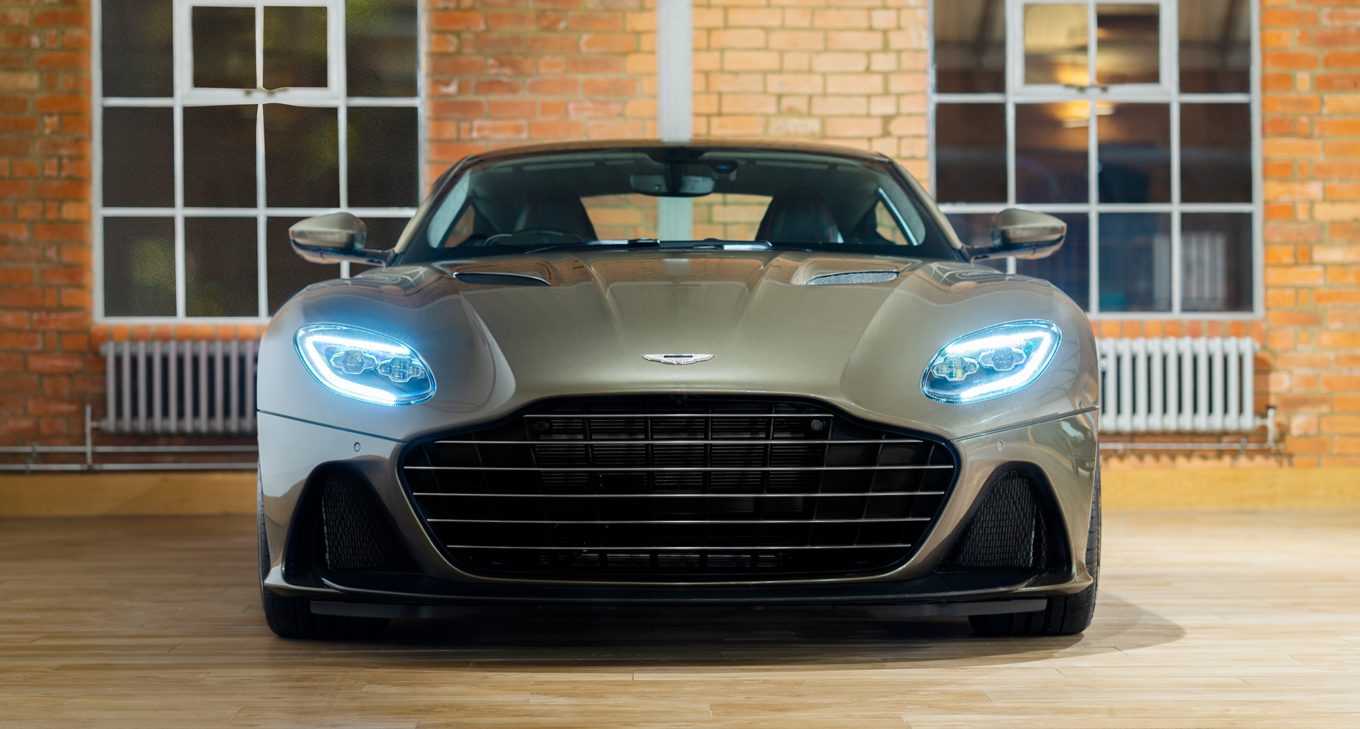 Aston Martin DBS Superleggera Edition James Bond 007 On Her Majesty’s Secret Service