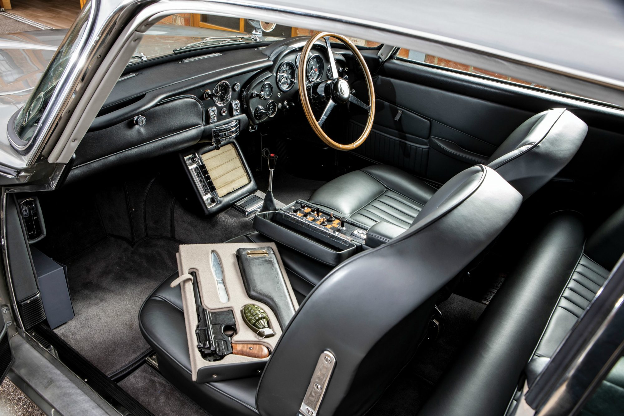 James Bond 007 "Thunderball" Aston Martin DB5