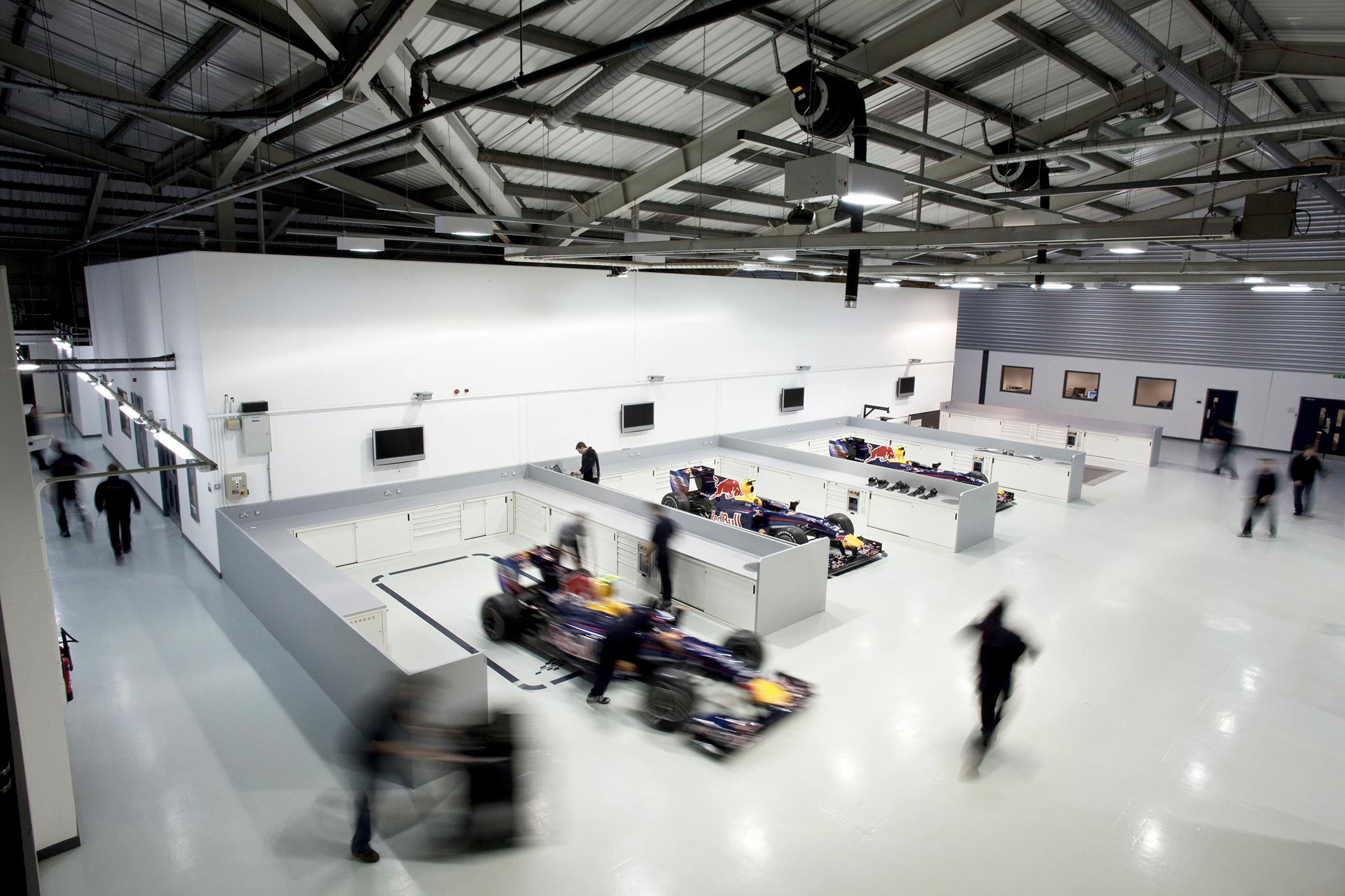 Aston Martin Red Bull Racing Production Milton Keynes (11)