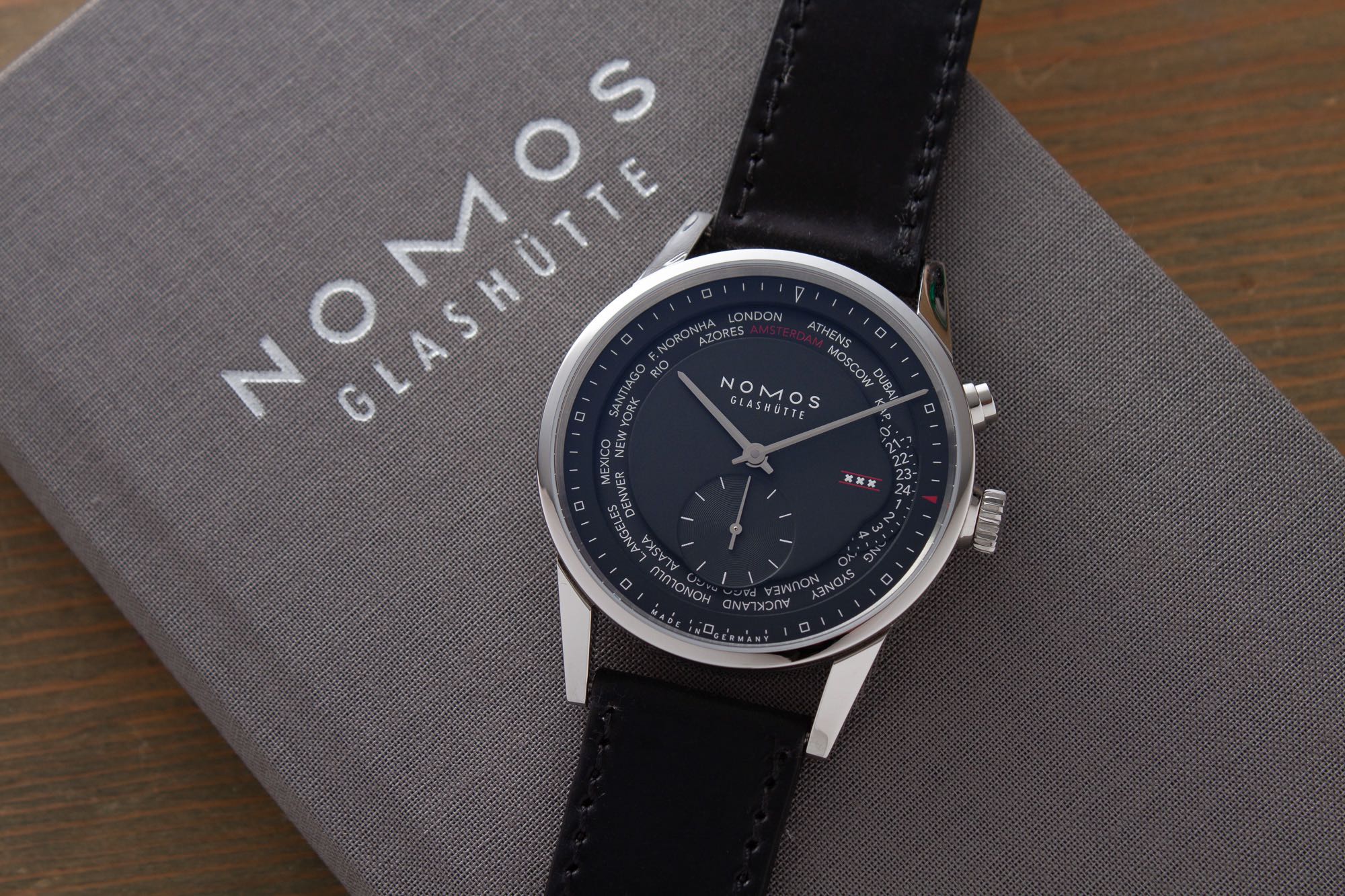 Nomos best sale zurich weltzeit