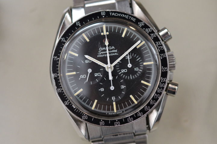 A Guide to the Evolution of the Omega Speedmaster Moonwatch, Reference ...