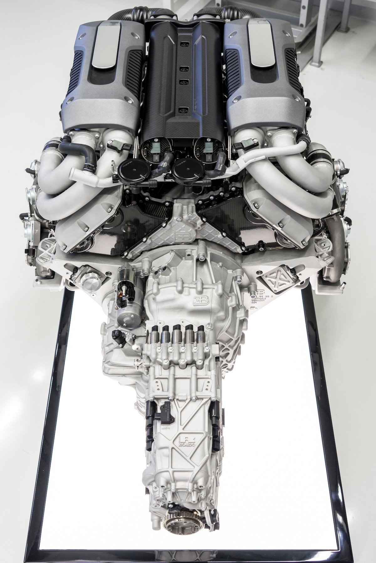 bugatti chiron W16 engine