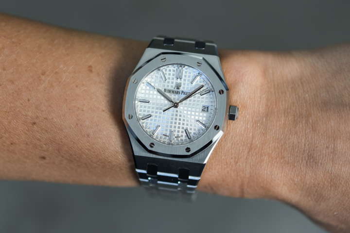 Hands-On Review - Audemars Piguet Royal Oak Selfwinding 34mm