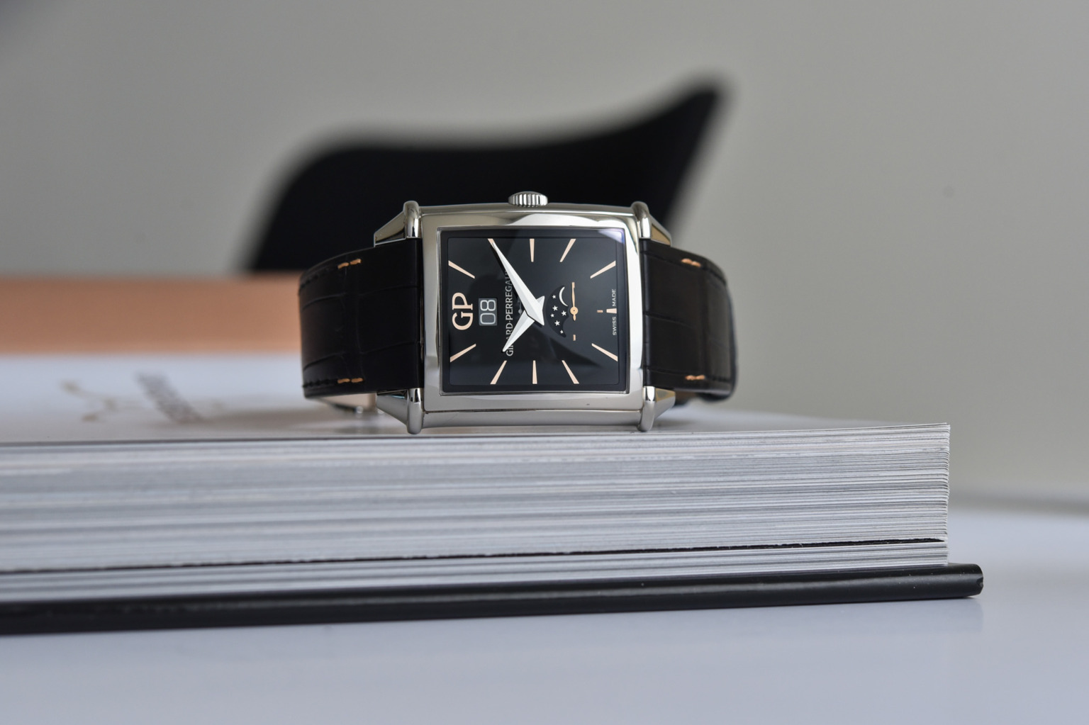 Introducing - Girard-Perregaux 1966 And Vintage 1945 Infinity Editions