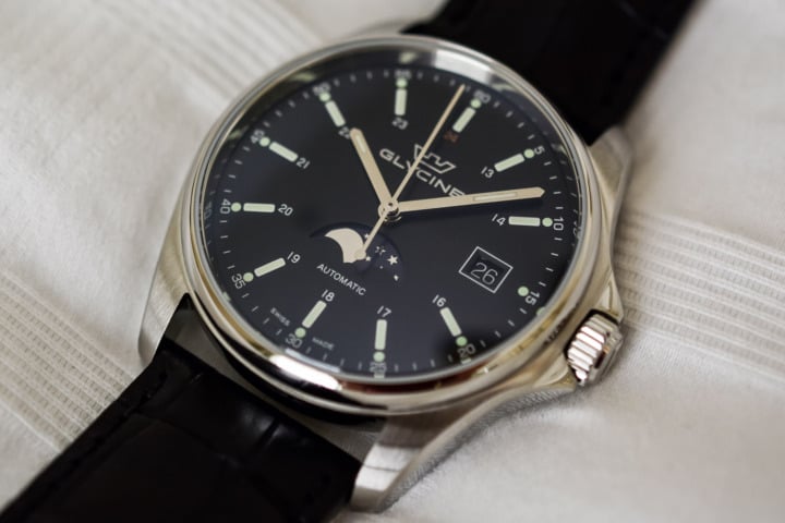 Value Proposition Review - Glycine Combat 6 Classic Moonphase