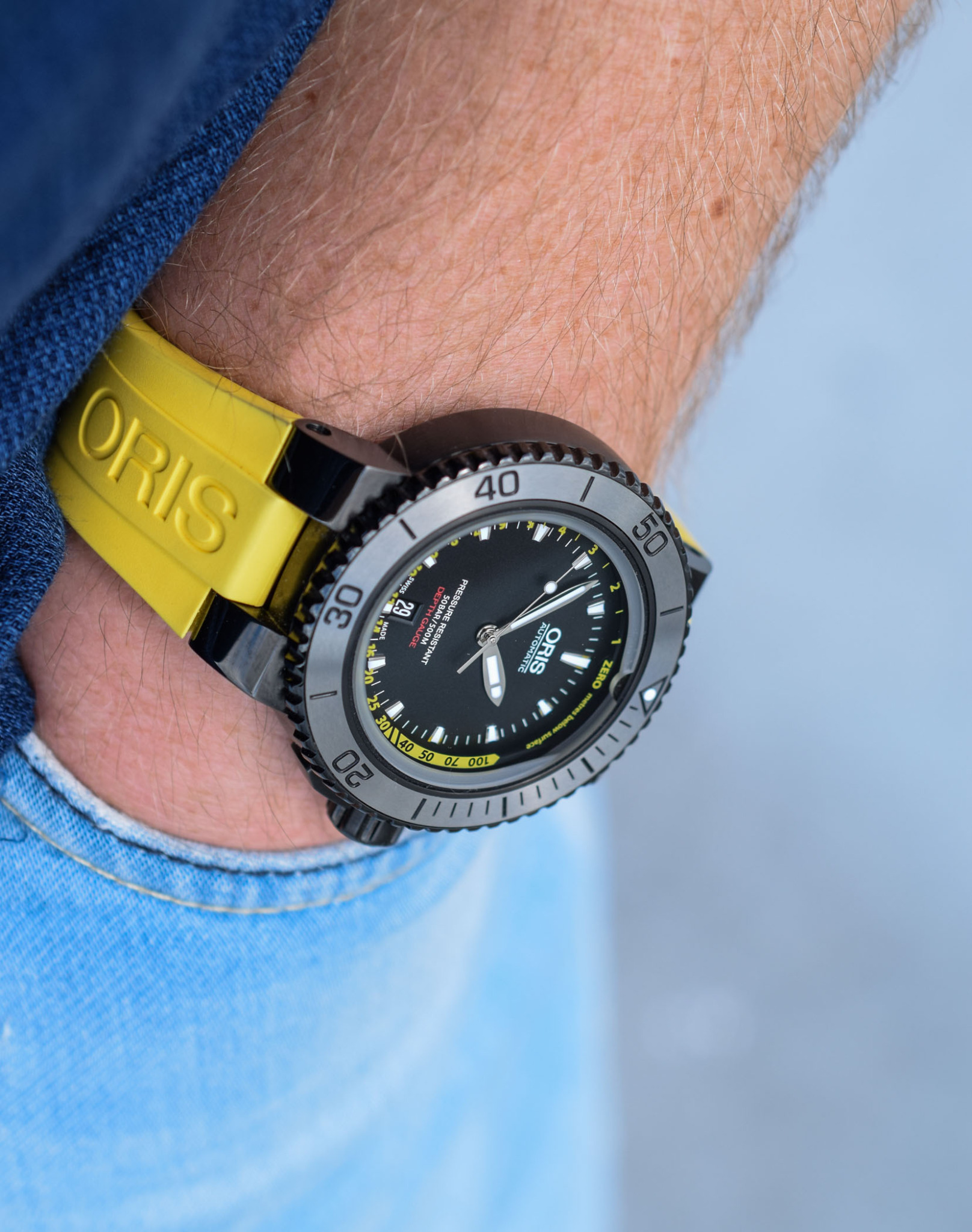 Review Oris Aquis Depth Gauge (Specs & Price)