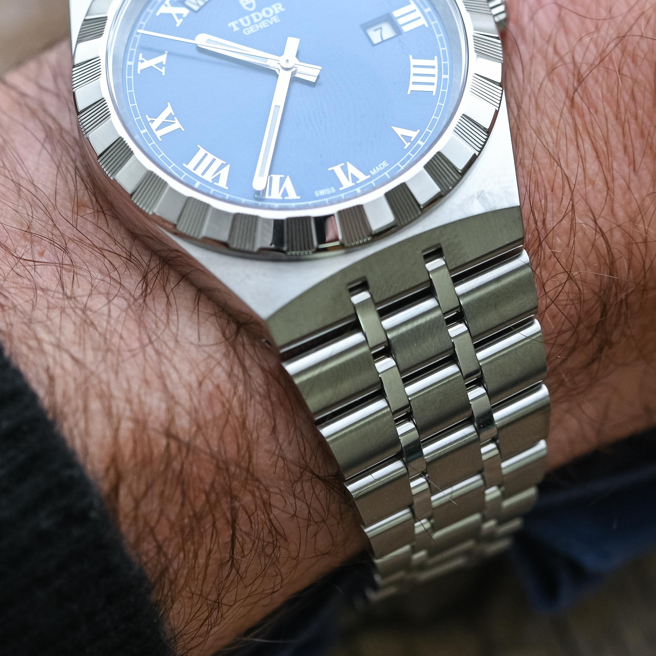 Hands-On - The Tudor Royal Date-Day 41mm Blue Dial (Specs & Price)
