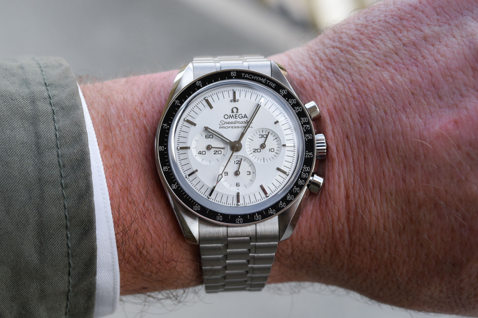 Omega Speedmaster Moonwatch Professional Canopus Gold Hands-On