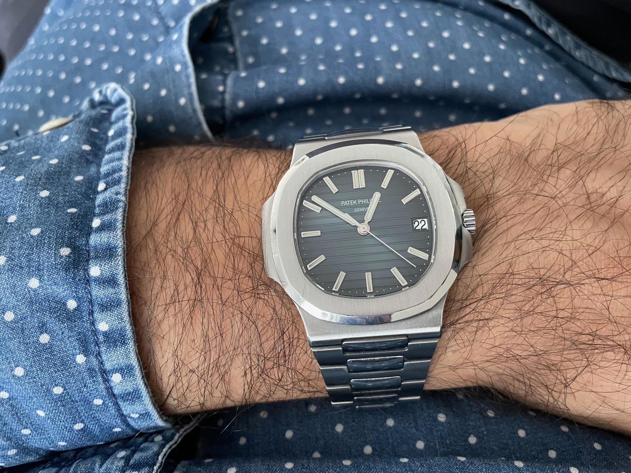 Patek philippe discount nautilus grey dial