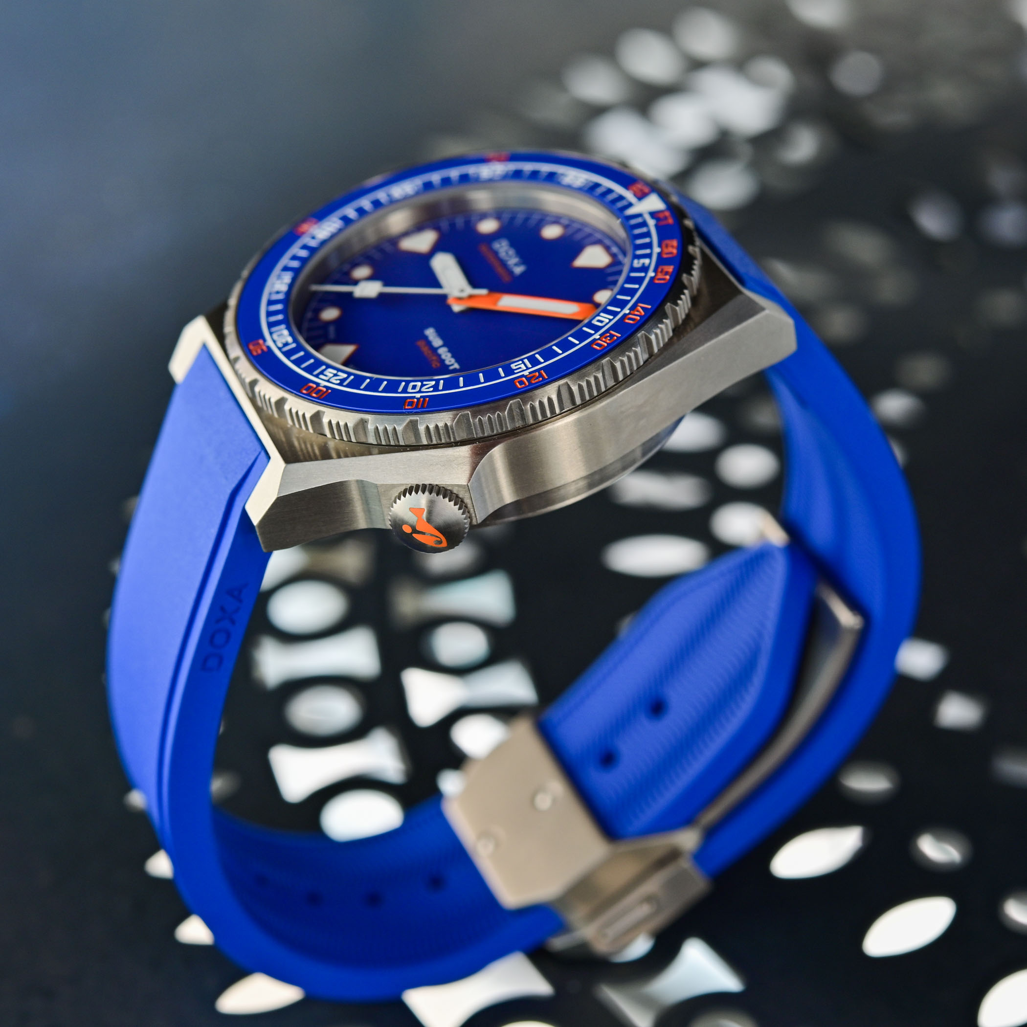 Doxa SUB 600T Pacific Limited Edition - review - 7