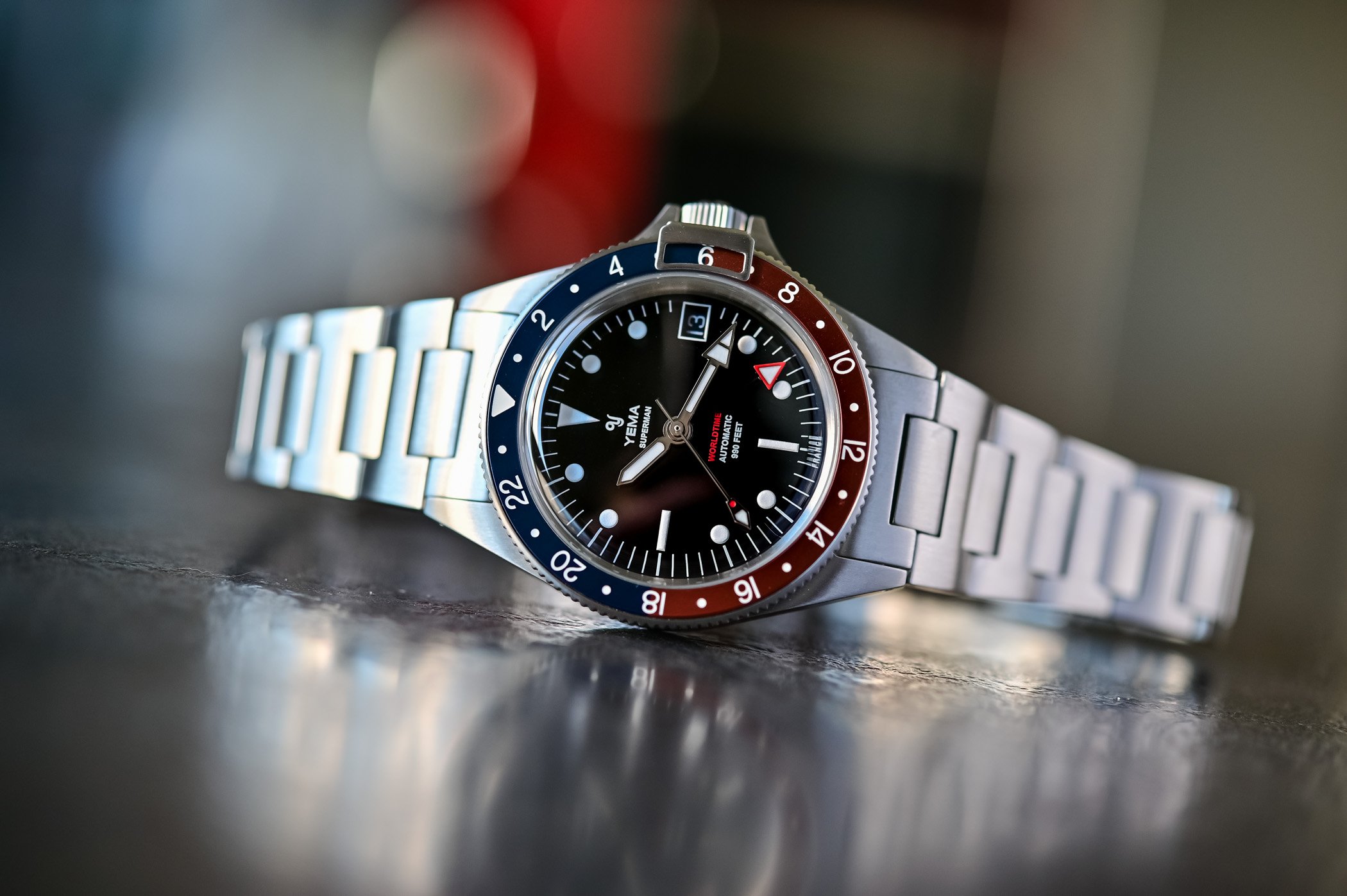 Gmt watch outlet movement