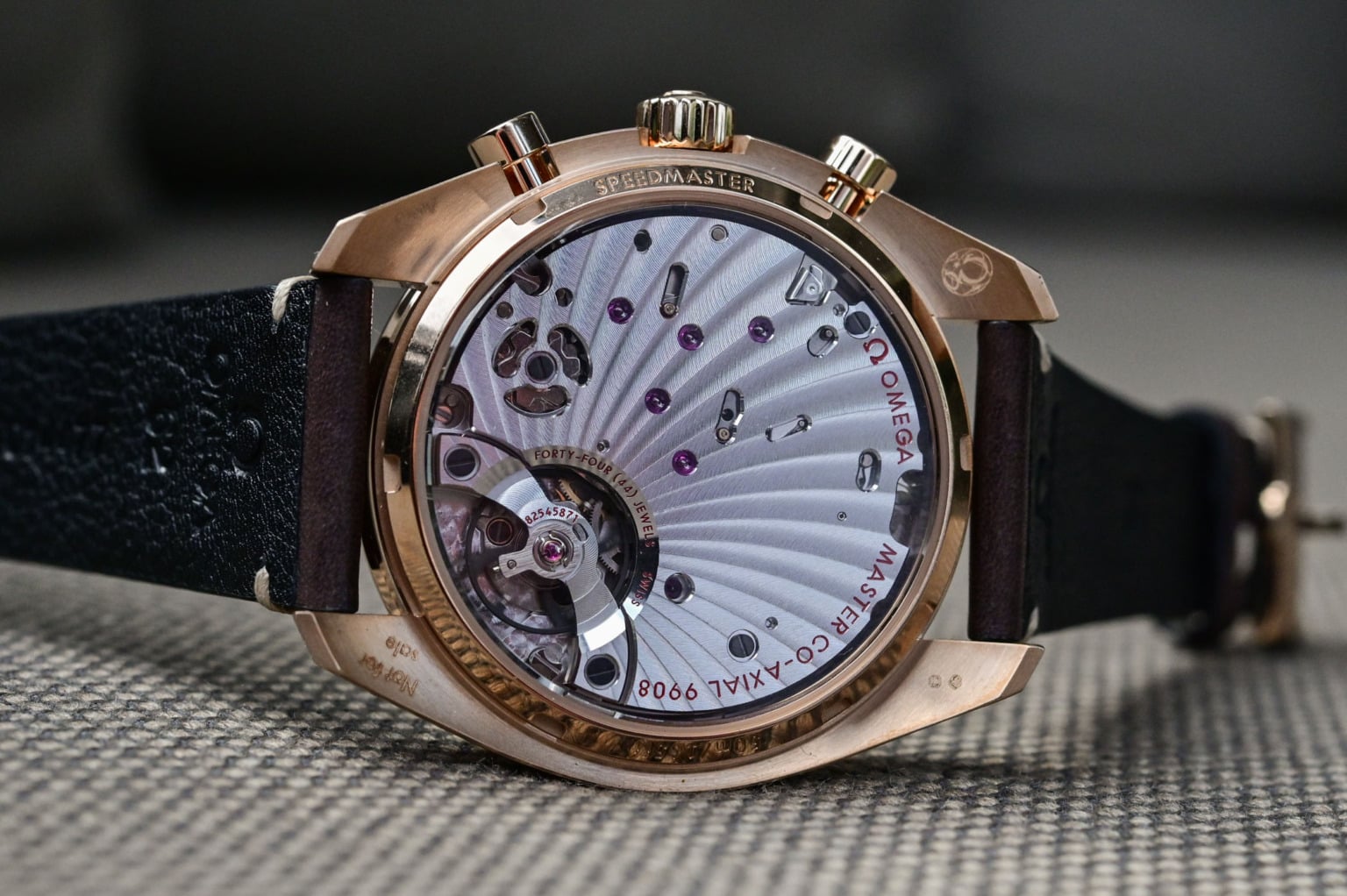 Omega Speedmaster Chronoscope Bronze Gold 43mm HandsOn, Price