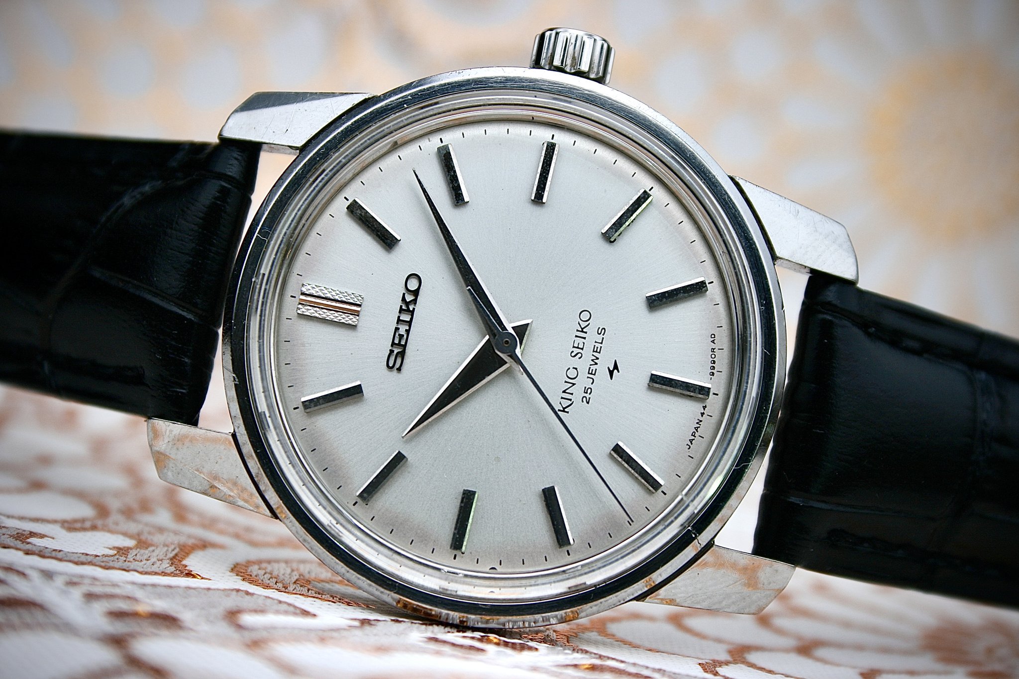 F】 Comparing The 37mm and 39mm King Seiko Models