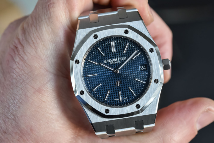 Audemars Piguet Royal Oak Jumbo Extra-Thin 16202ST - Review, Video