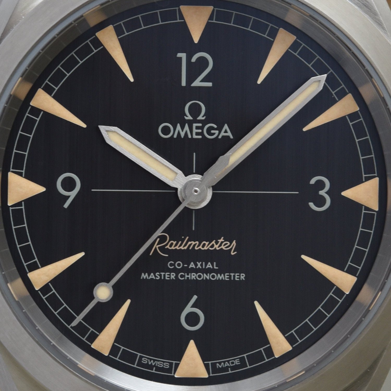 Omega Seamaster Railmaster Co-Axial Master Chronometer