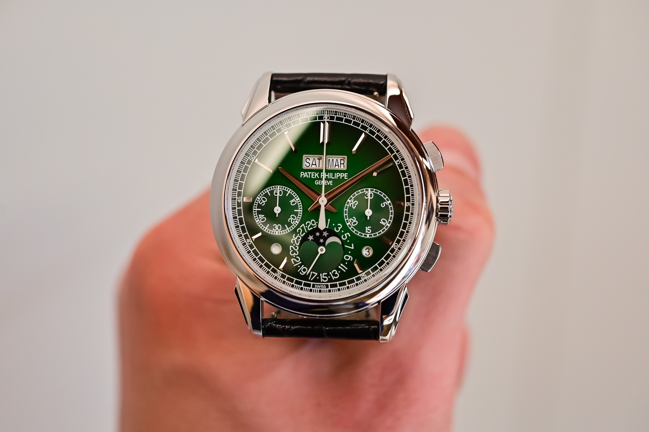 Patek Philippe 5270P-014 Perpetual Calendar Chronograph Green Lacquered Dial Platinum