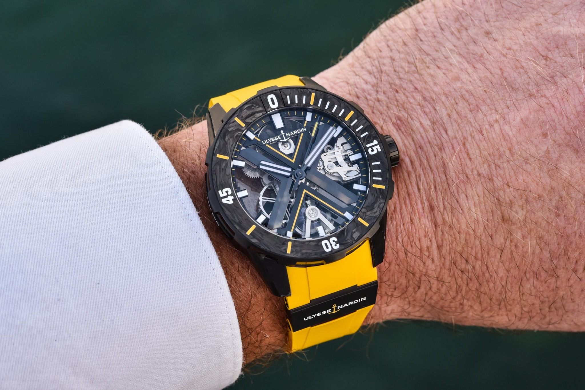 HandsOn The Ulysse Nardin Diver X Skeleton Black Carbonium (Price)