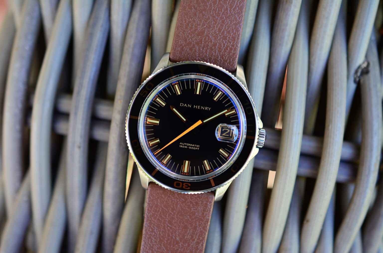 Dan Henry 1975 Skin Diver Accessible Dive Watch Review (Price)