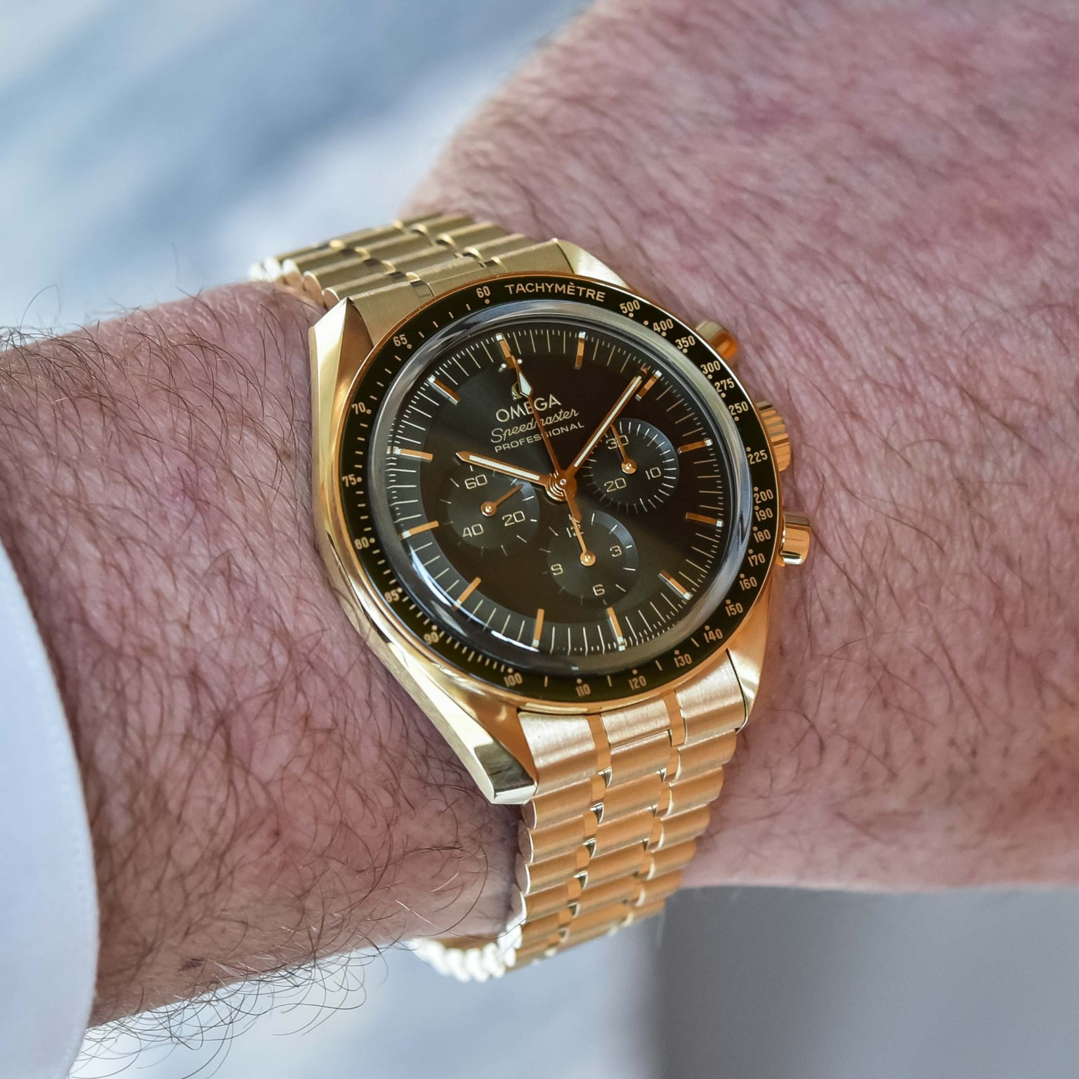 HandsOn Omega Speedmaster Moonwatch Moonshine Gold Green Dial