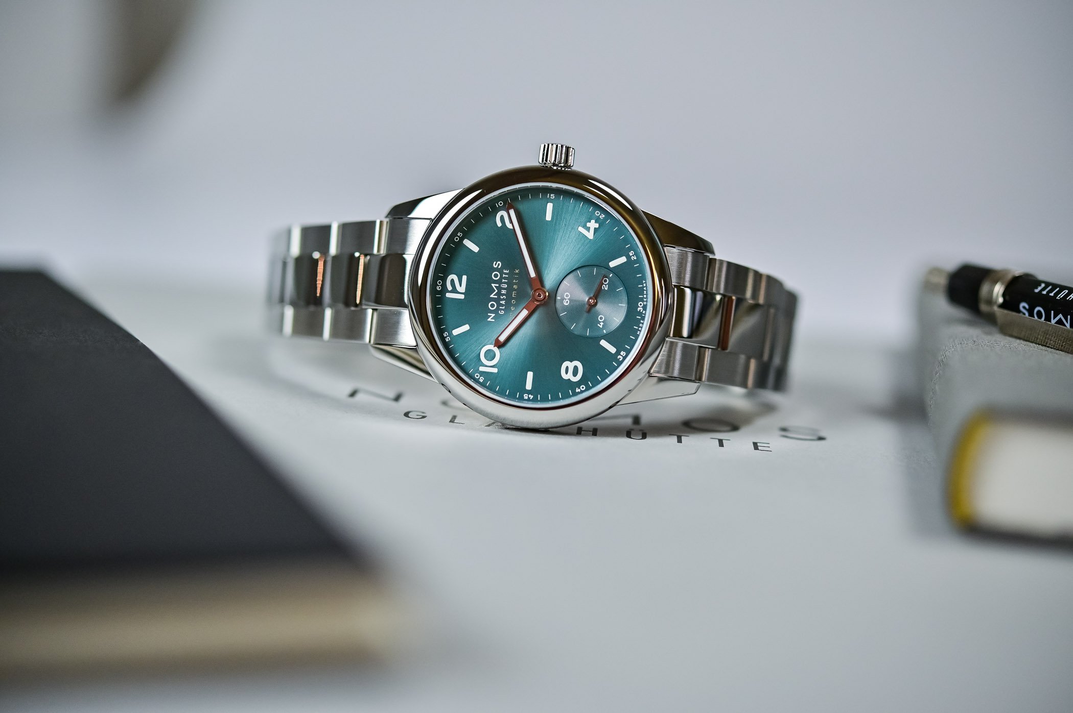 Nomos Club Sport neomatik 37 Petrol Green