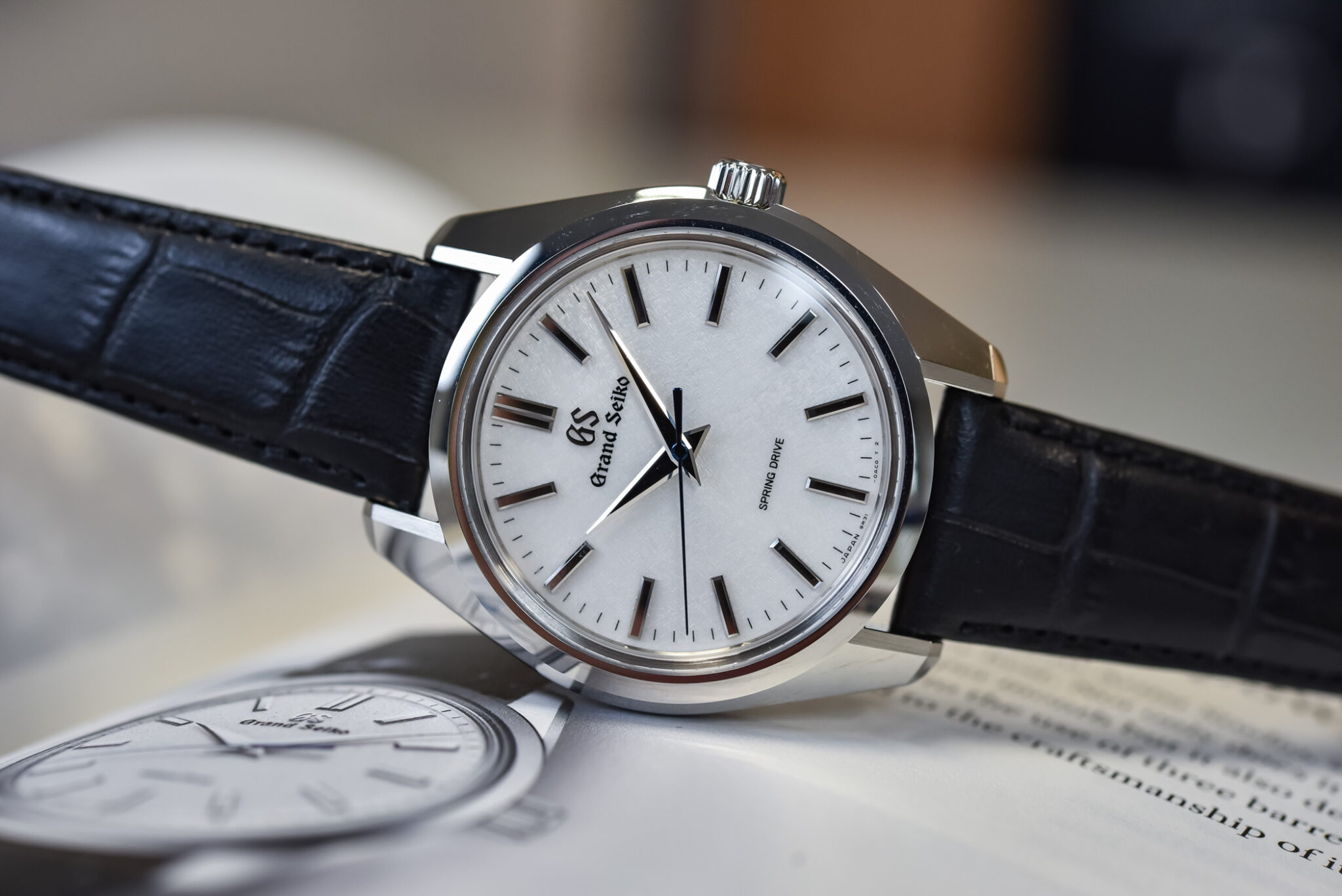 HandsOn Grand Seiko 44GS Spring Drive Asaborake SBGY011