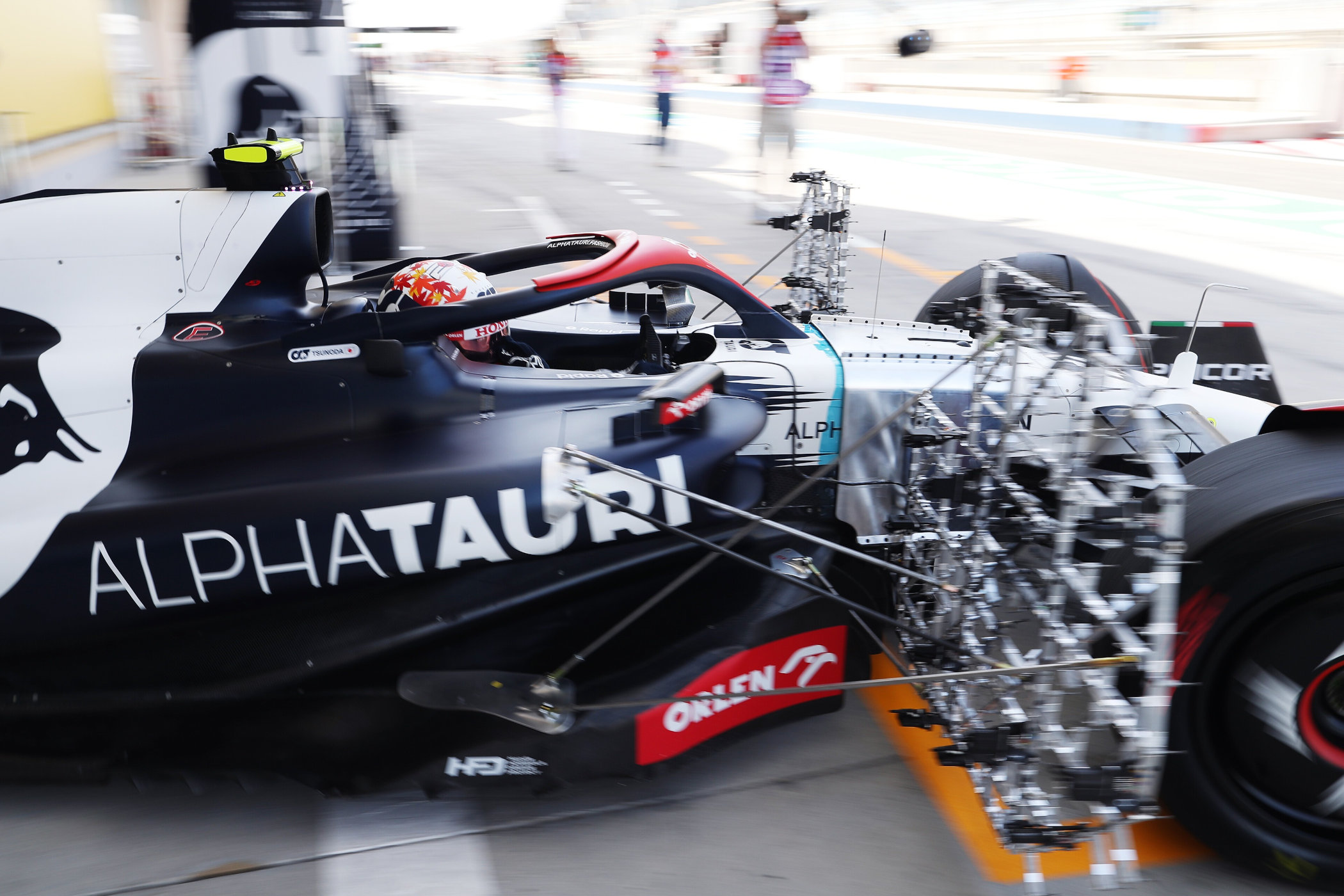 2023 Scuderia Alpha Tauri AT04 Formula 1 car - Yuki Tsunoda - Nyck de Vries - Pre-season testing with aero rakes