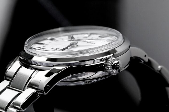 Introducing The Grand Seiko Hi-Beat GMT Yukigesho SBGJ271