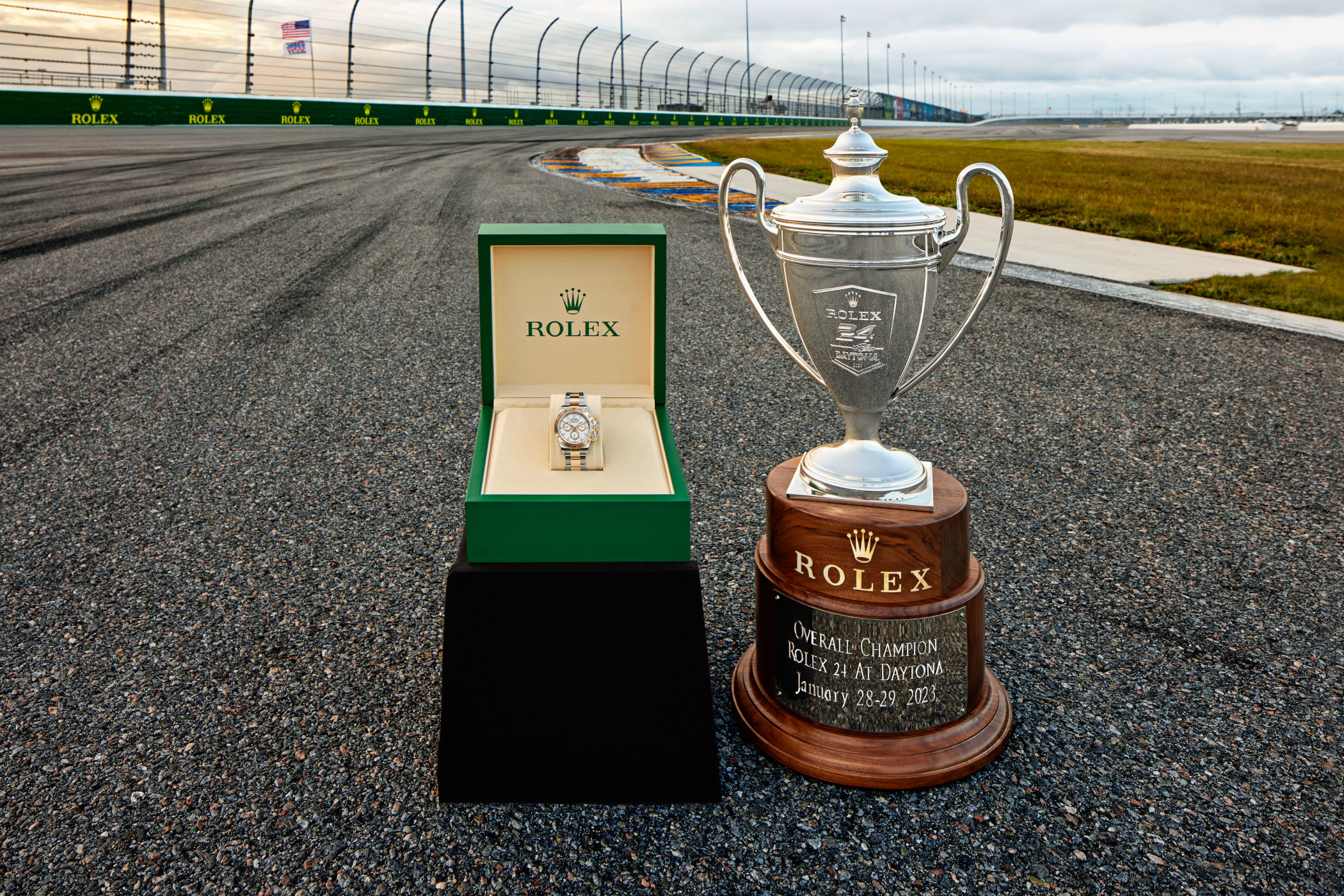 Rolex 24 at Daytona - The trophy and the watch - 1