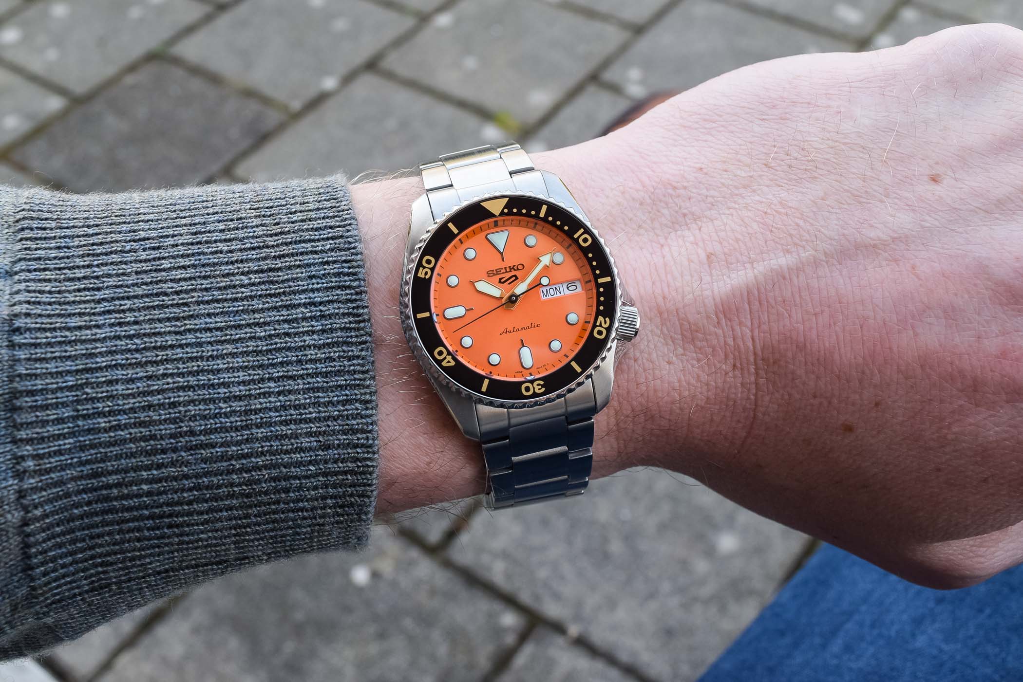 With The Seiko 5 Sports SKX Series 38mm