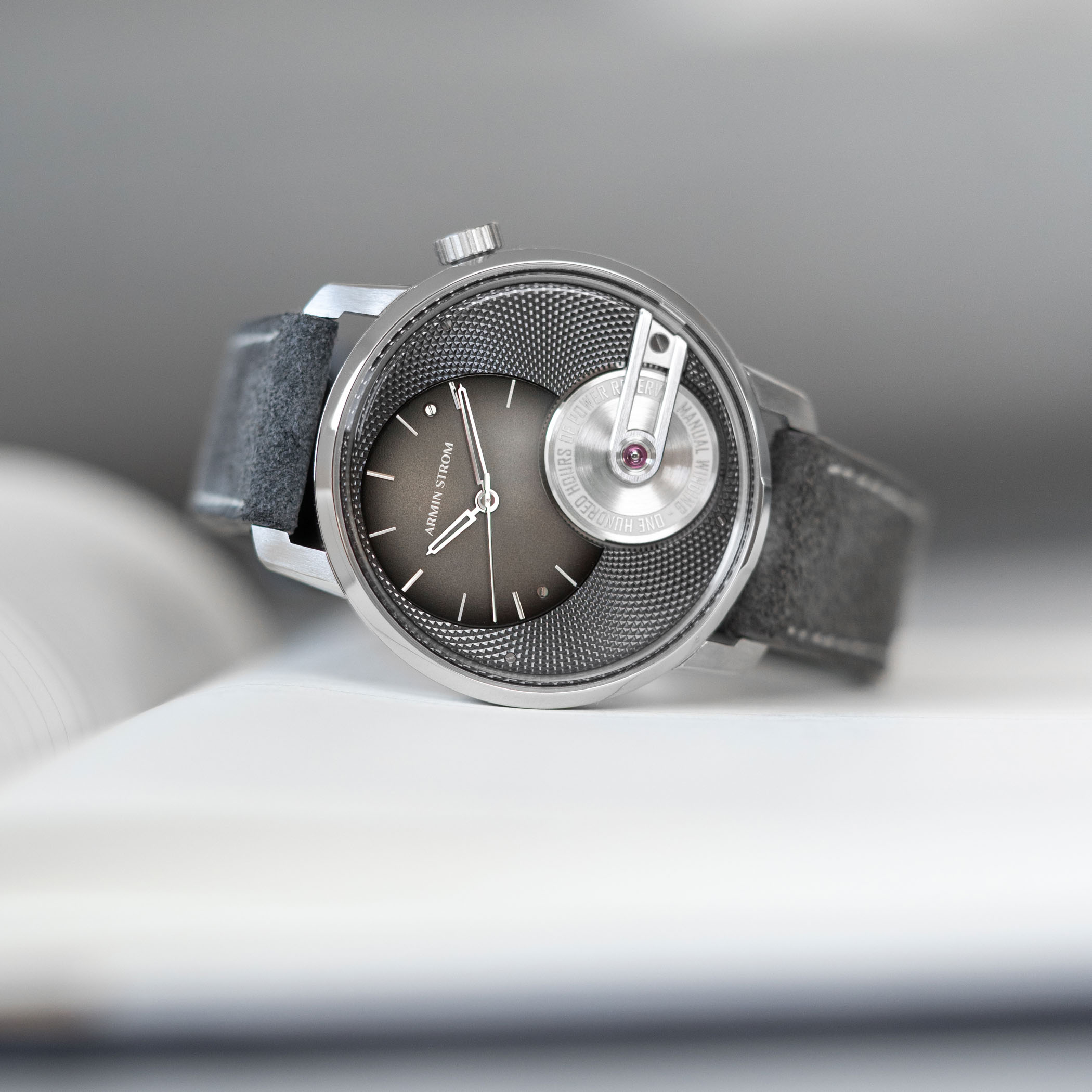 Armin Strom Tribute 1 Fume Dials 2023 - first look hands-on - 3