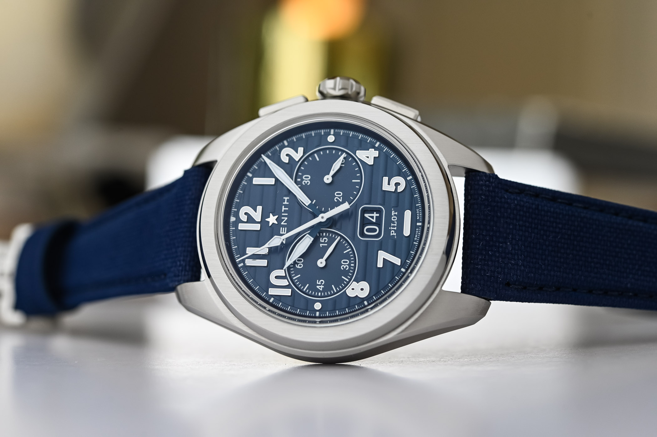 Zenith Pilot Big Date Flyback Boutique Edition 2024 Blue Dial - hands-on - 4