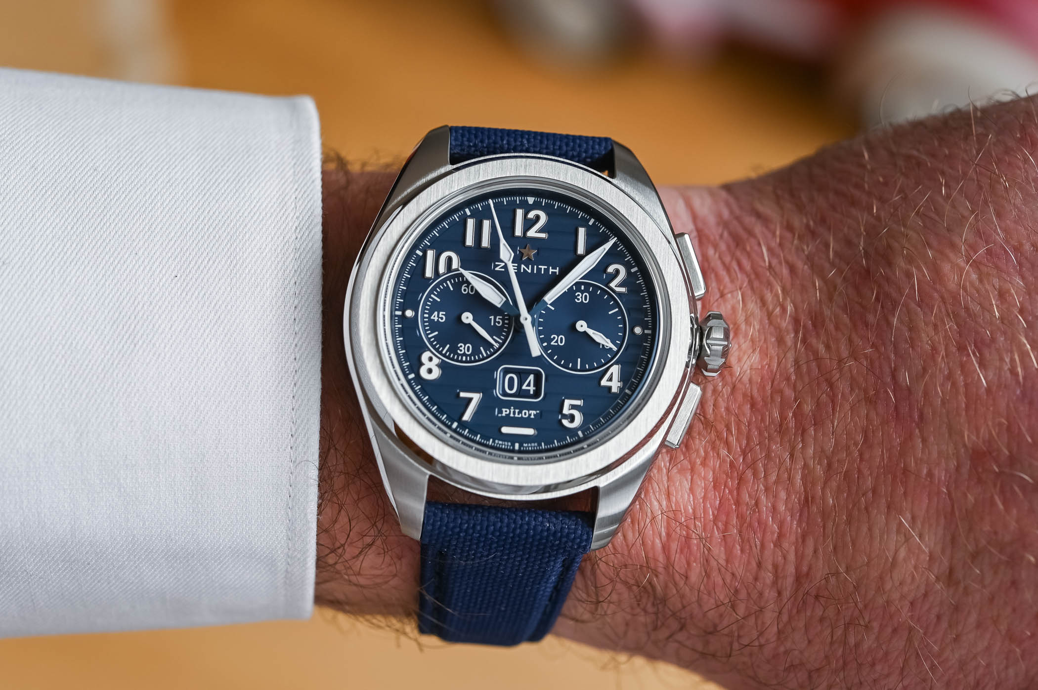 Zenith Pilot Big Date Flyback Boutique Edition 2024 Blue Dial - hands-on - 5