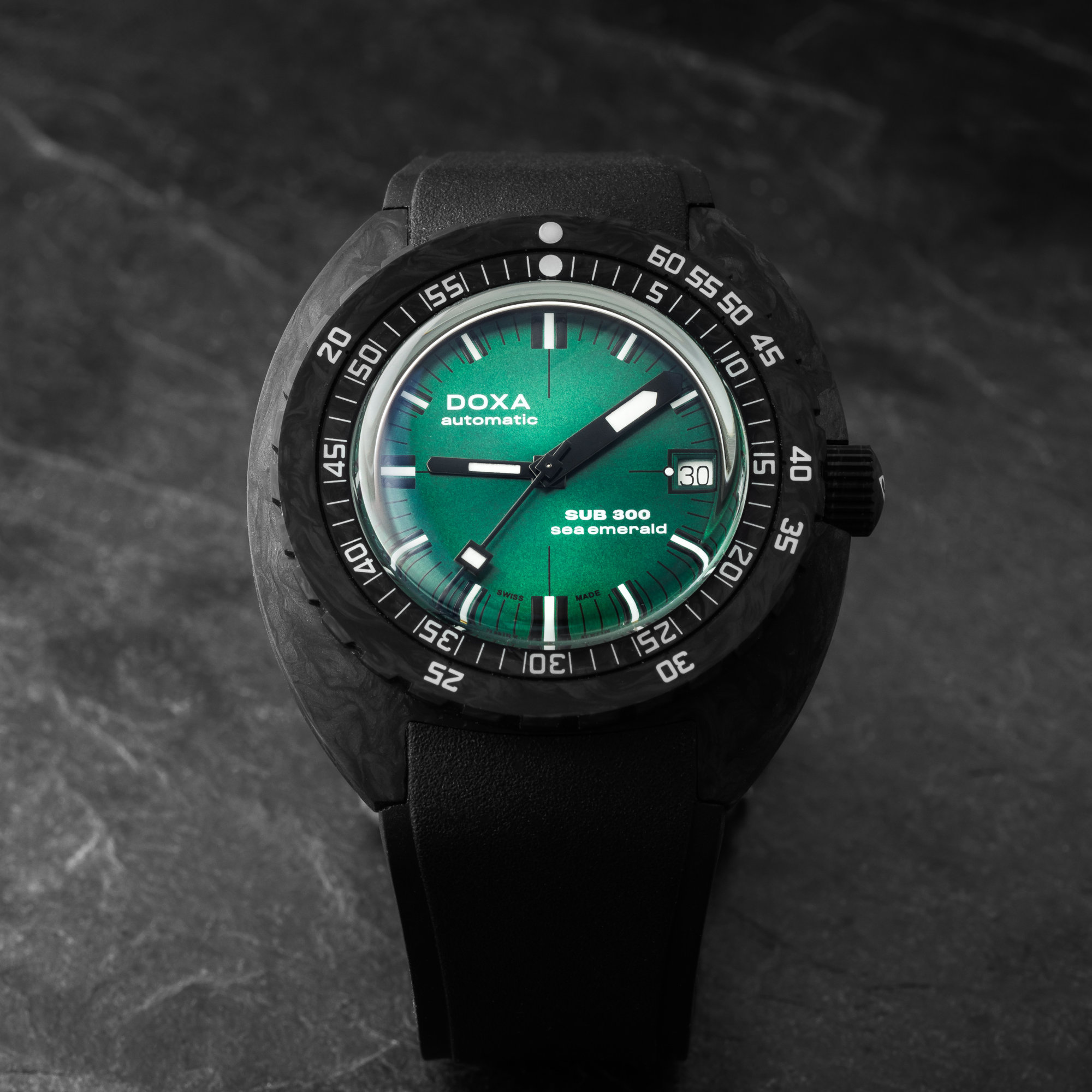 New Sea Emerald Green Doxa watches Doxa-Sea-Emerald-Green-Collection-SUB-300-Carbon-1