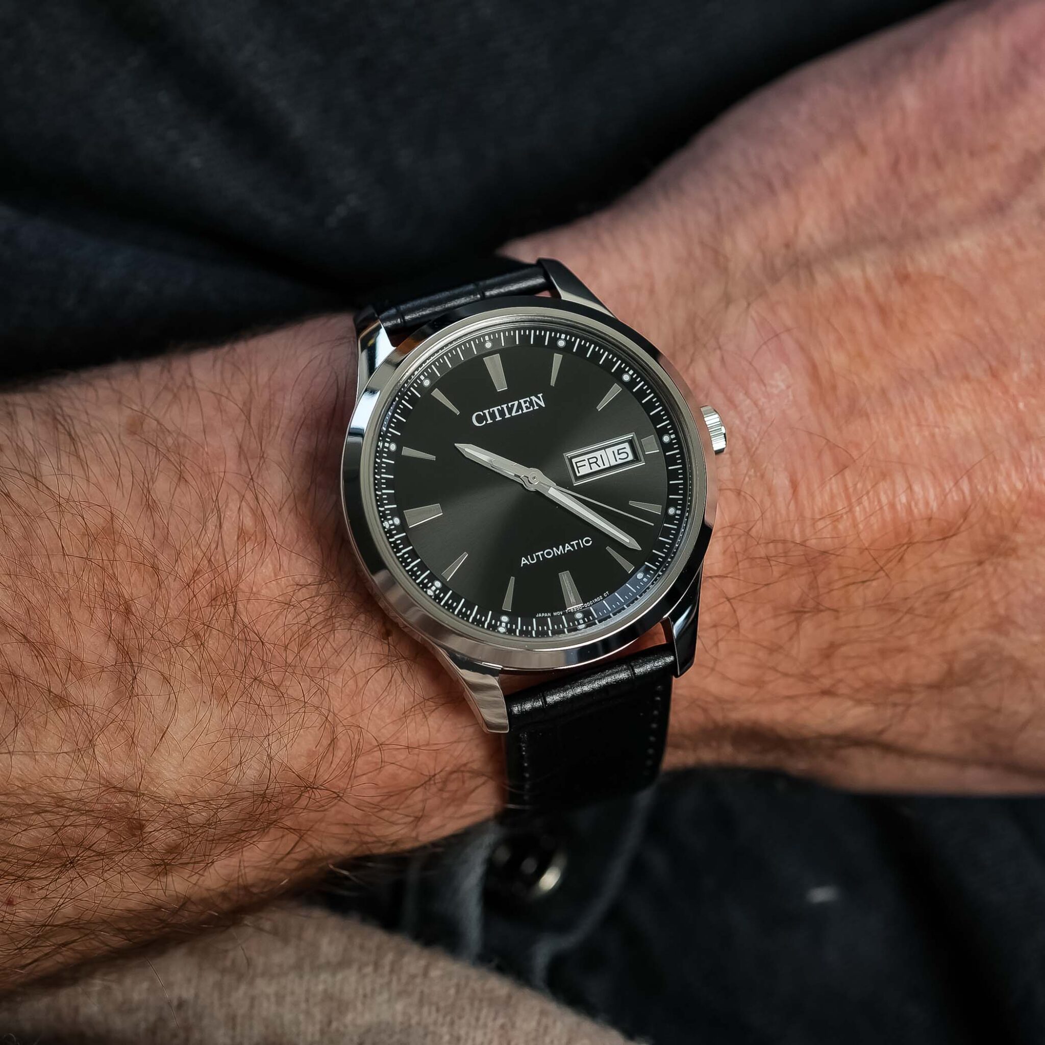 hands-on-the-new-citizen-mechanical-day-date-ny4058-is-a-perfect