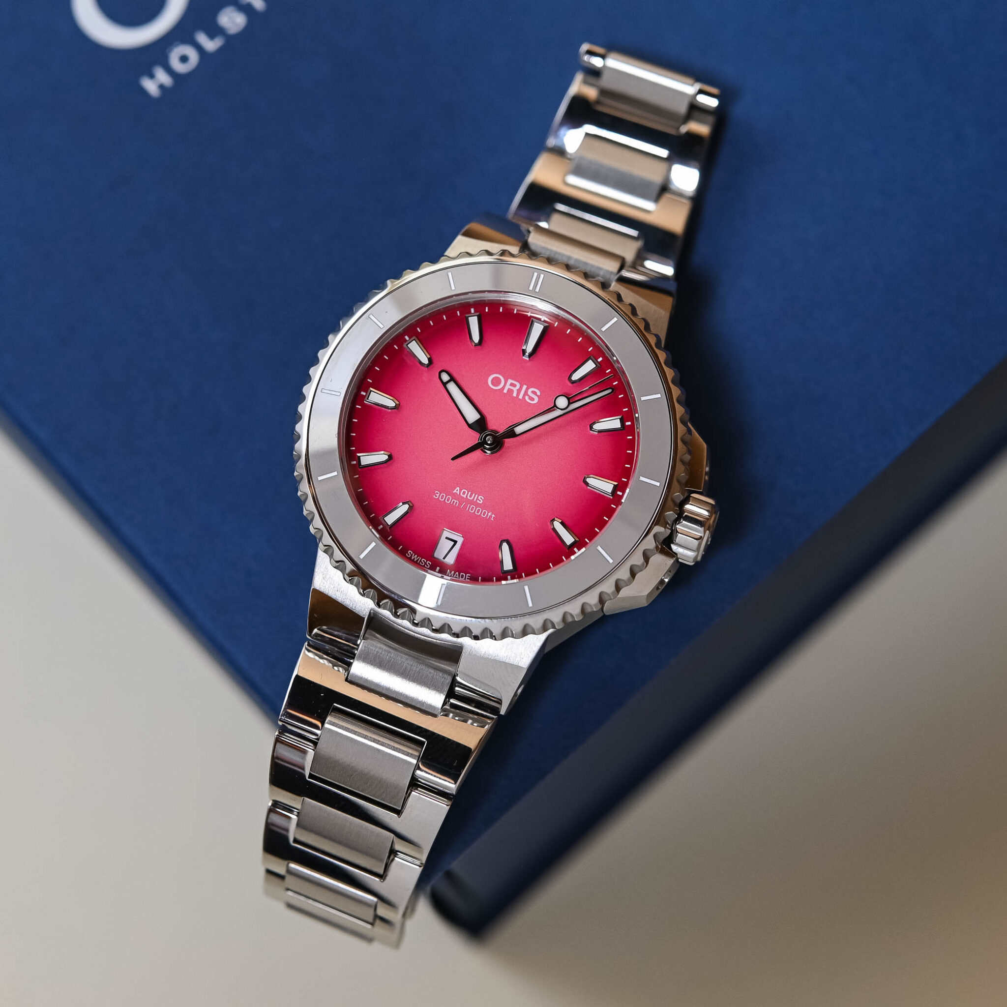 ORIS MOD. AQUIS DATE TASTE OF SUMMER main image 1