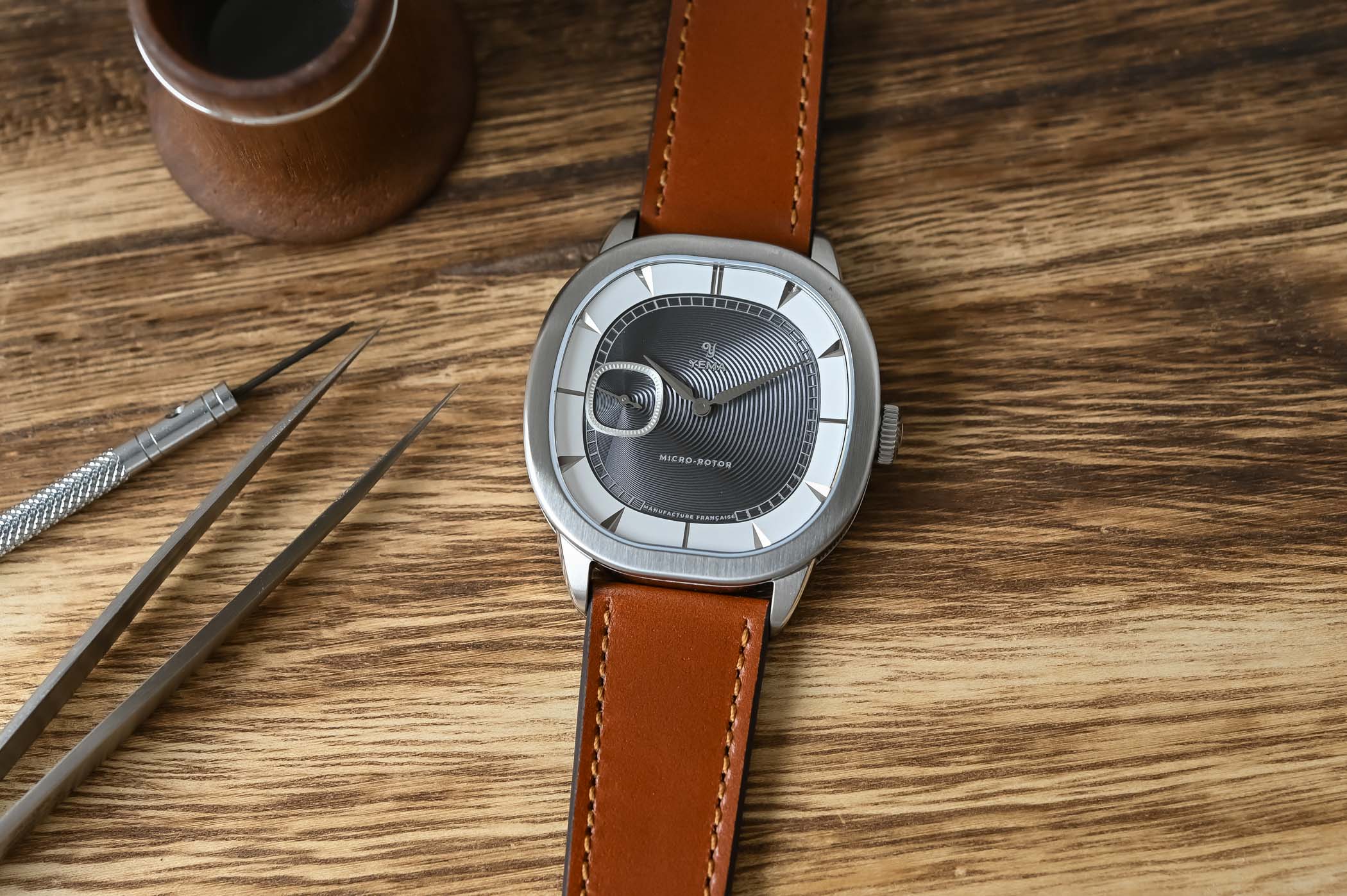 monochrome-watches.com