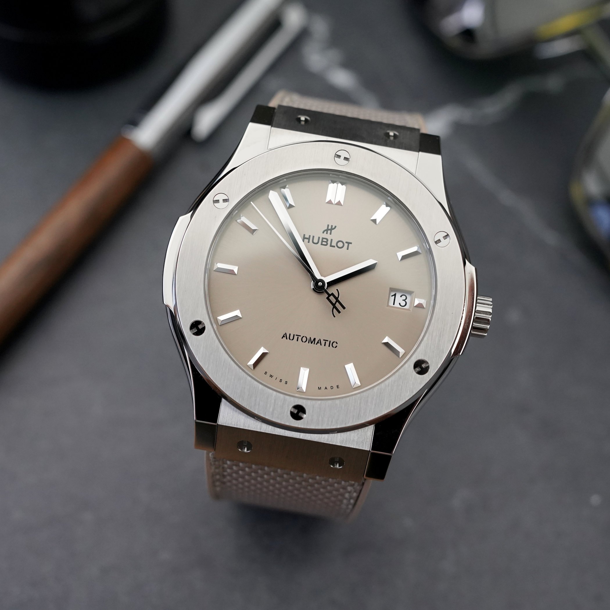Just because – the classic fusion of essential taupe, the stylish Hublot that lets me rethink the brand