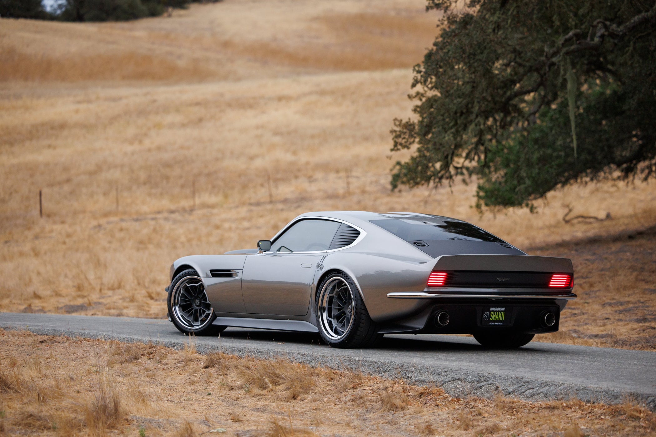 Ring Brothers Aston Martin DBS Octavia - Bilder von Larry Chen für Ring Brothers.