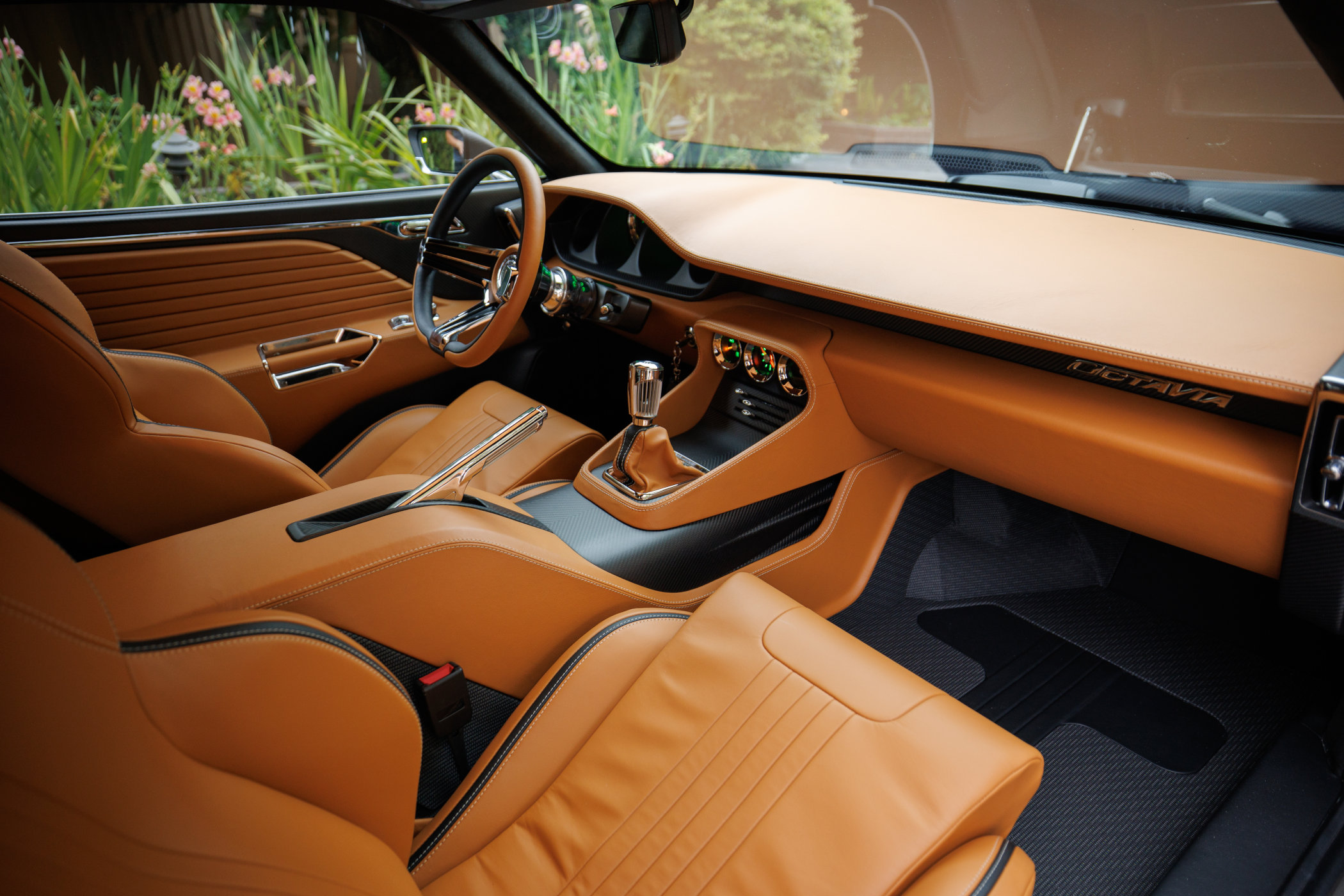 Ring Brothers Aston Martin DBS Octavia - Bilder von Larry Chen für Ring Brothers.